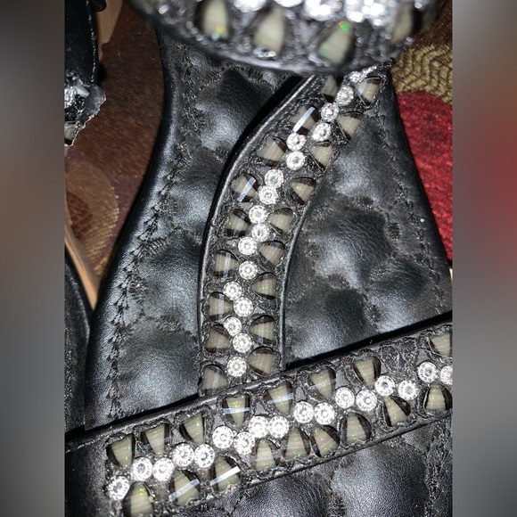 Whimsygoth JJ Elegant Black and Tan Sandals with Textured Outsole - Picture 4 of 7